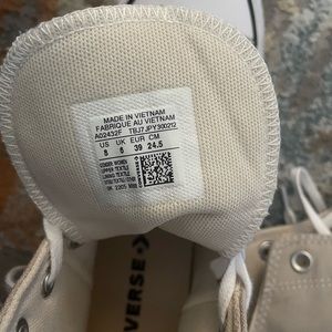 Only worn once limited season color converse